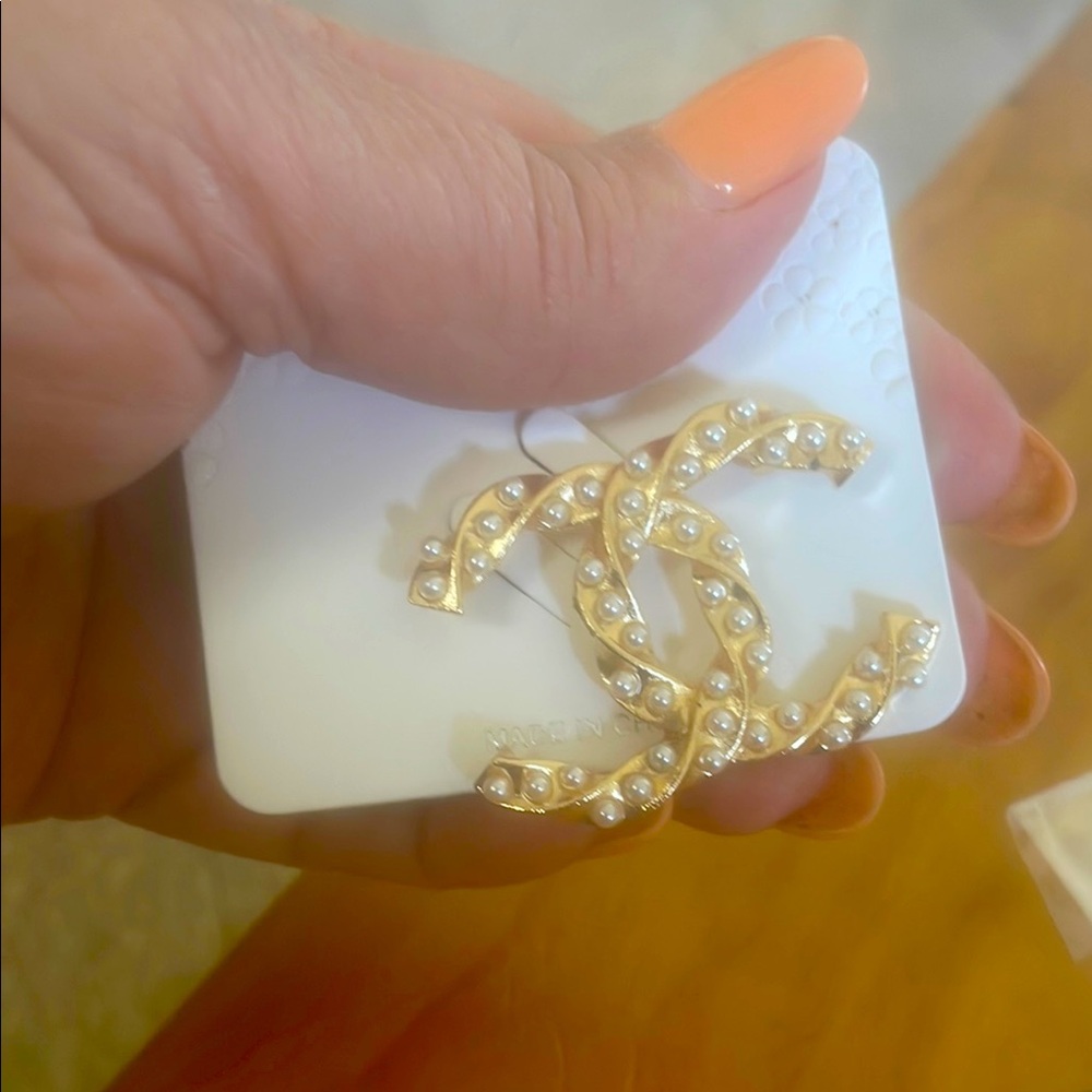 Gold and Pearl Women's Jewelry